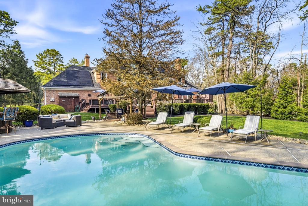 2 TEABERRY DRIVE