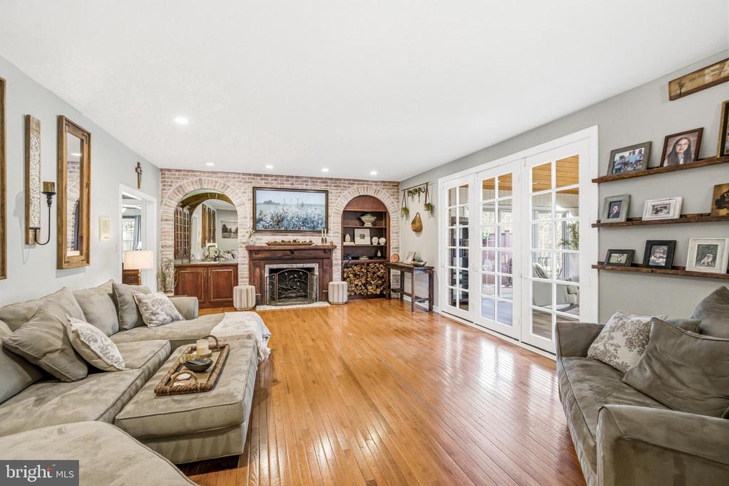 2 TEABERRY DRIVE