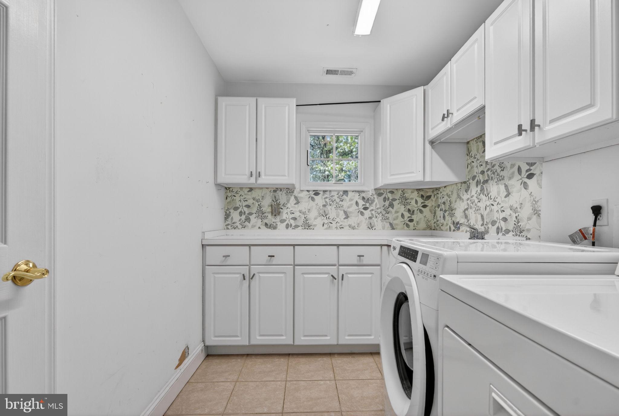 9 CLIFF SWALLOW DRIVE