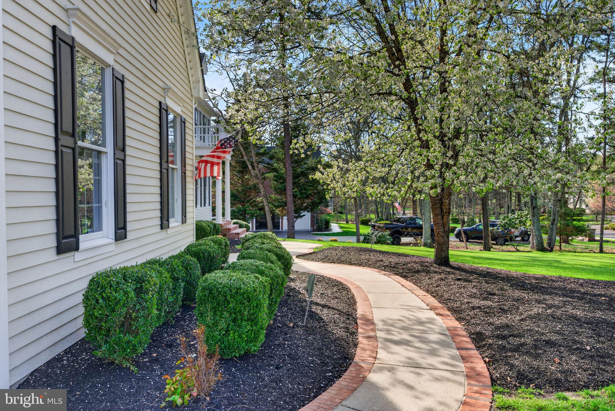 9 CLIFF SWALLOW DRIVE
