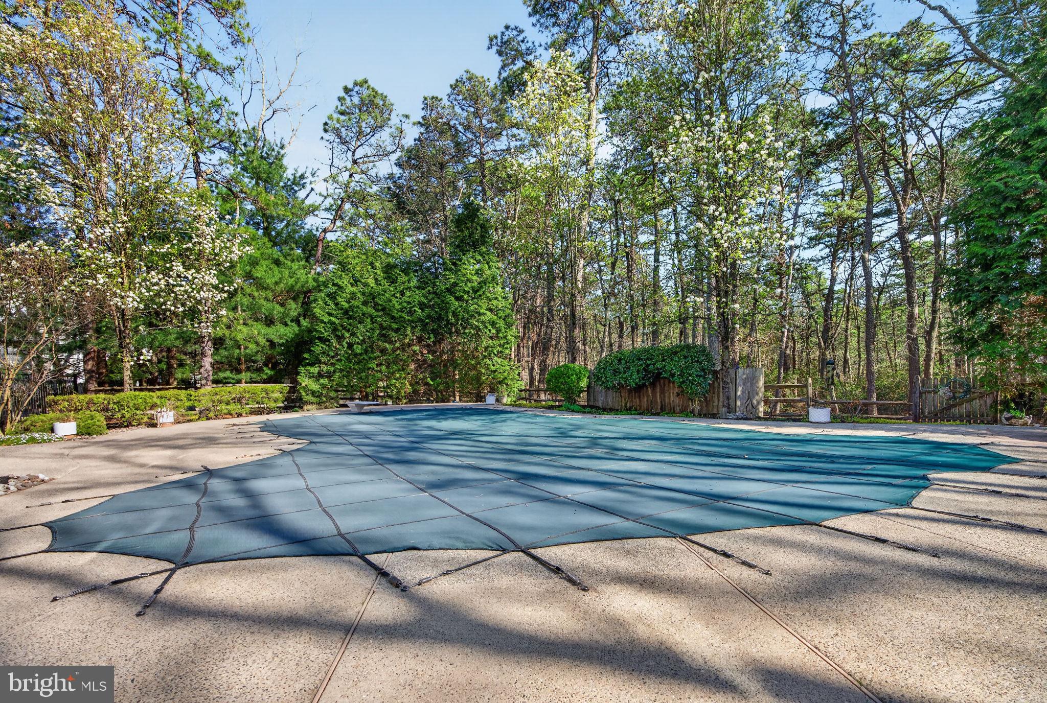 9 CLIFF SWALLOW DRIVE