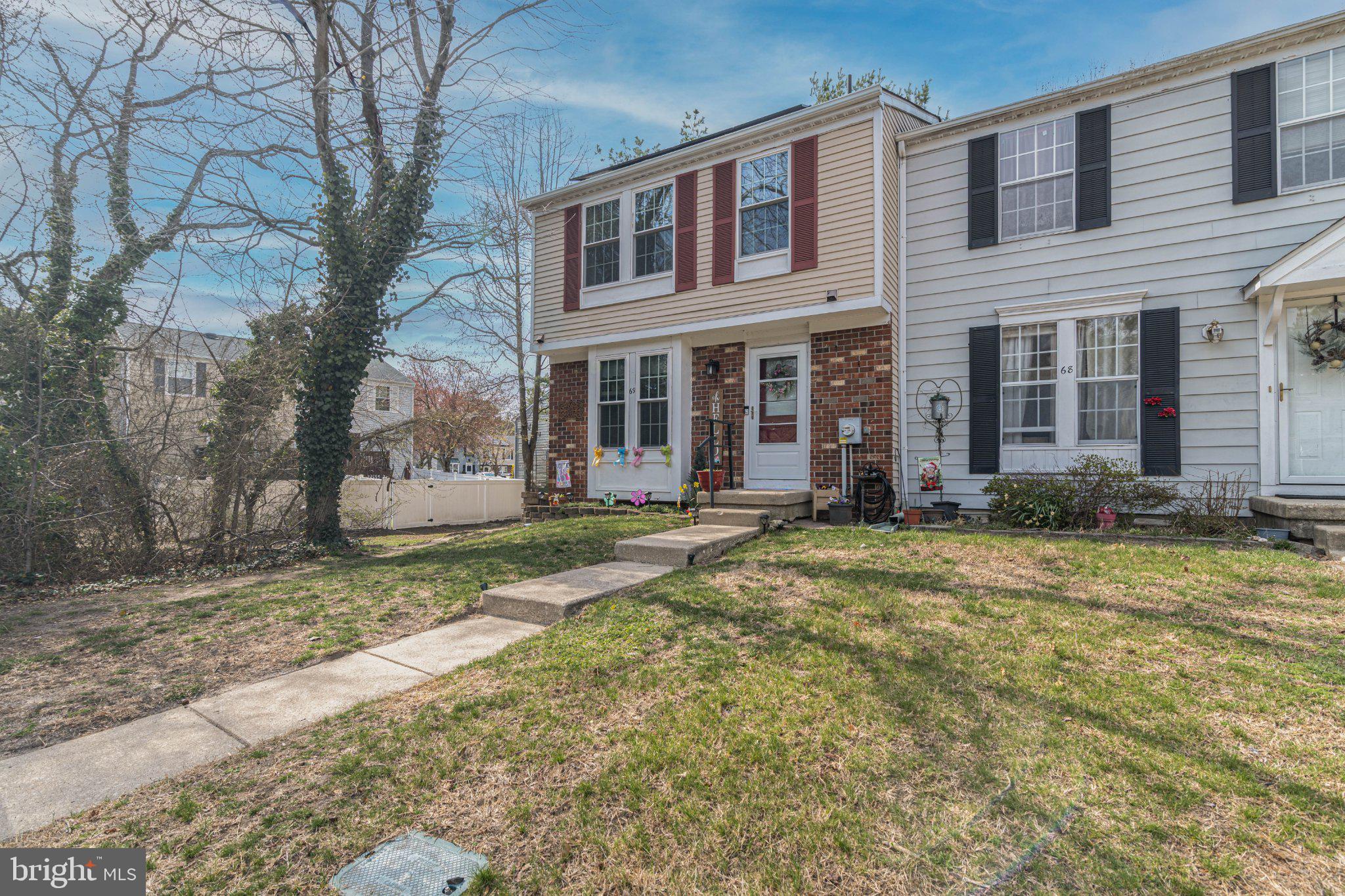 69 DORCHESTER CIRCLE