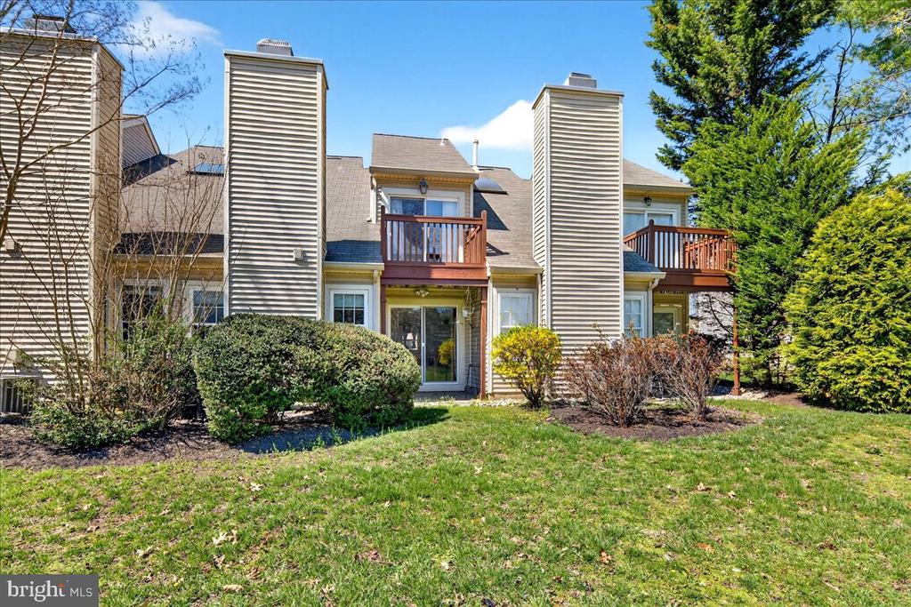 100 WOODLAKE DRIVE