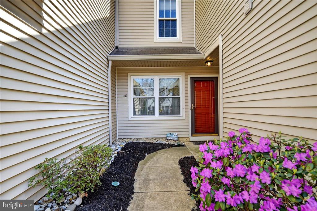 100 WOODLAKE DRIVE
