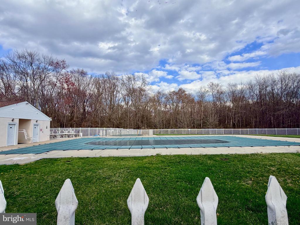 100 WOODLAKE DRIVE