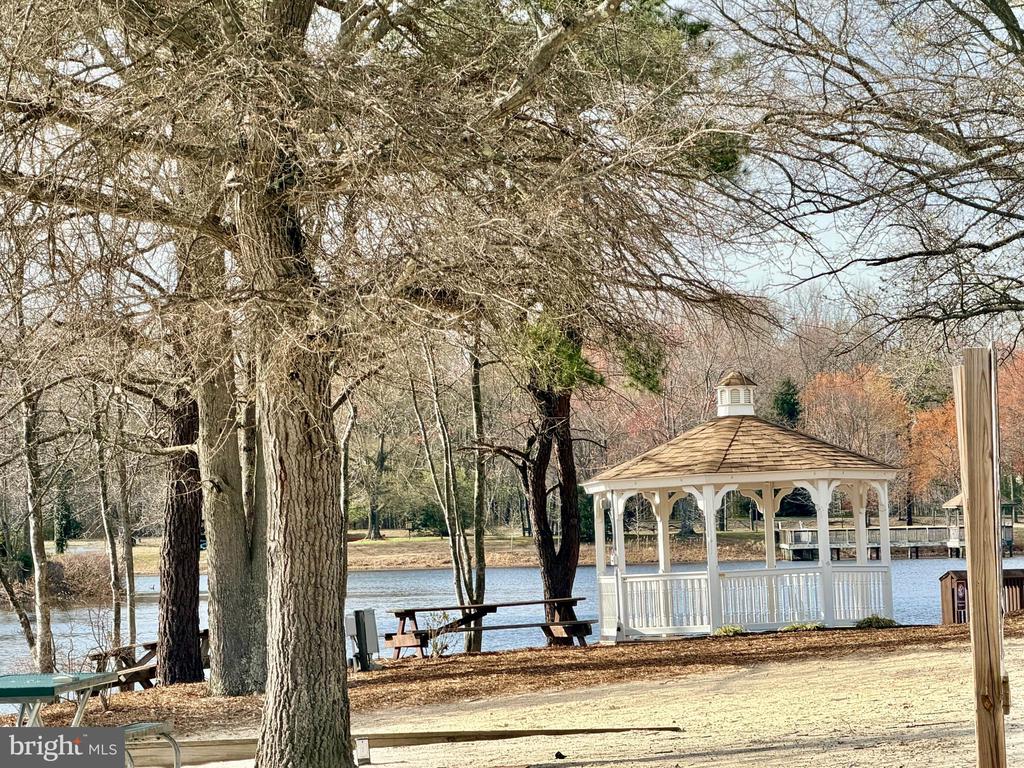 100 WOODLAKE DRIVE