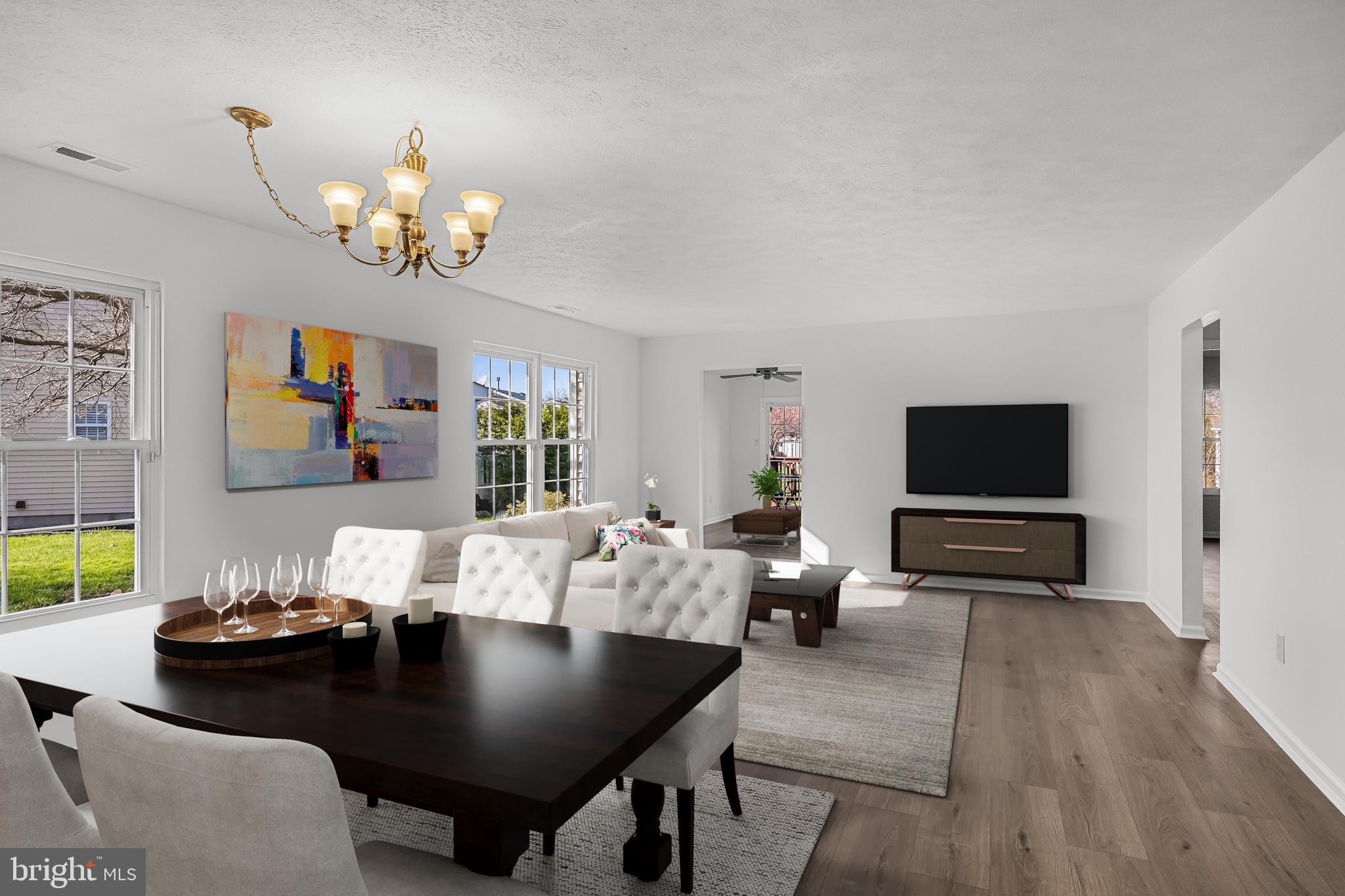 934 LARKSPUR PLACE S