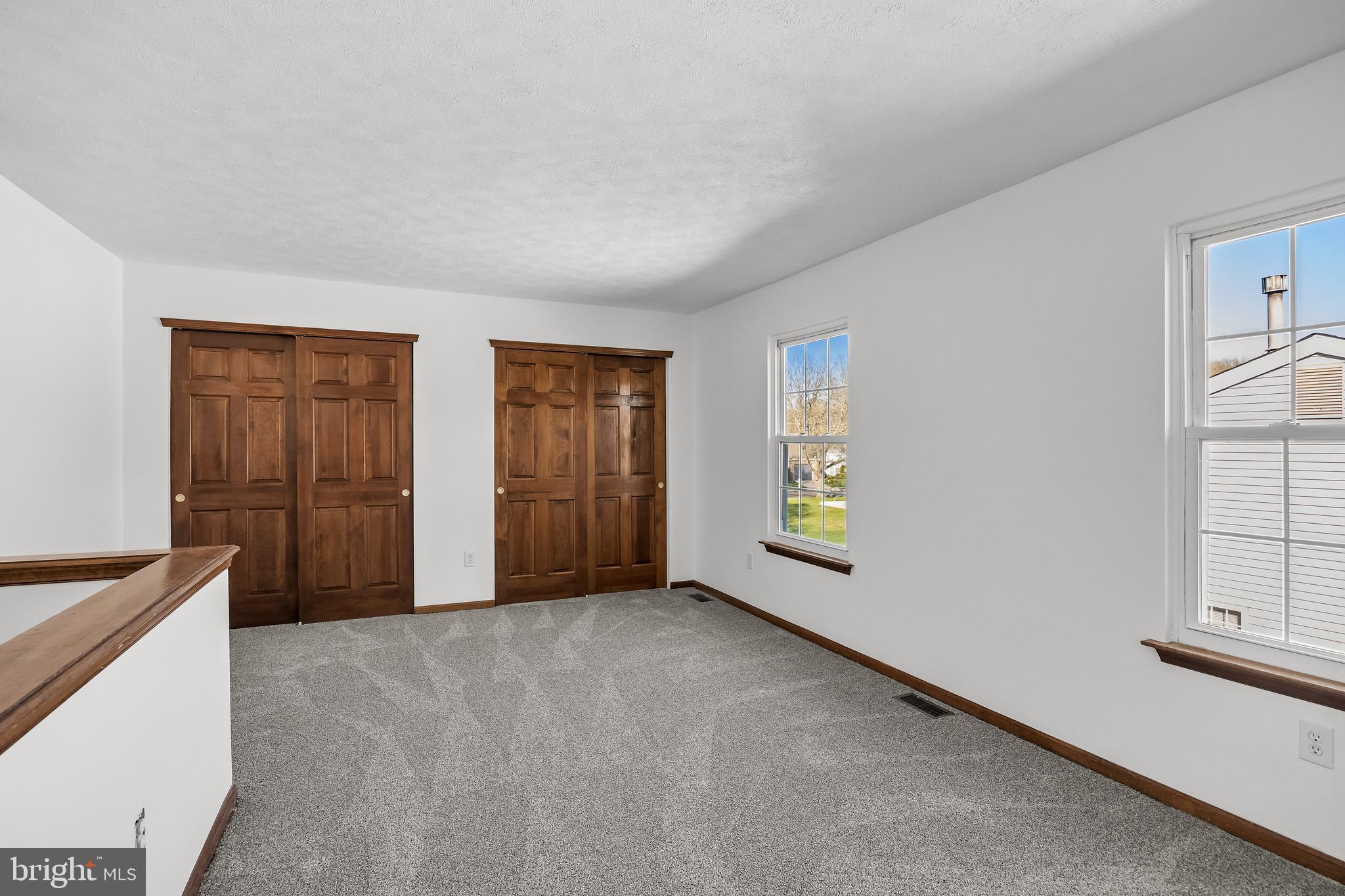 934 LARKSPUR PLACE S