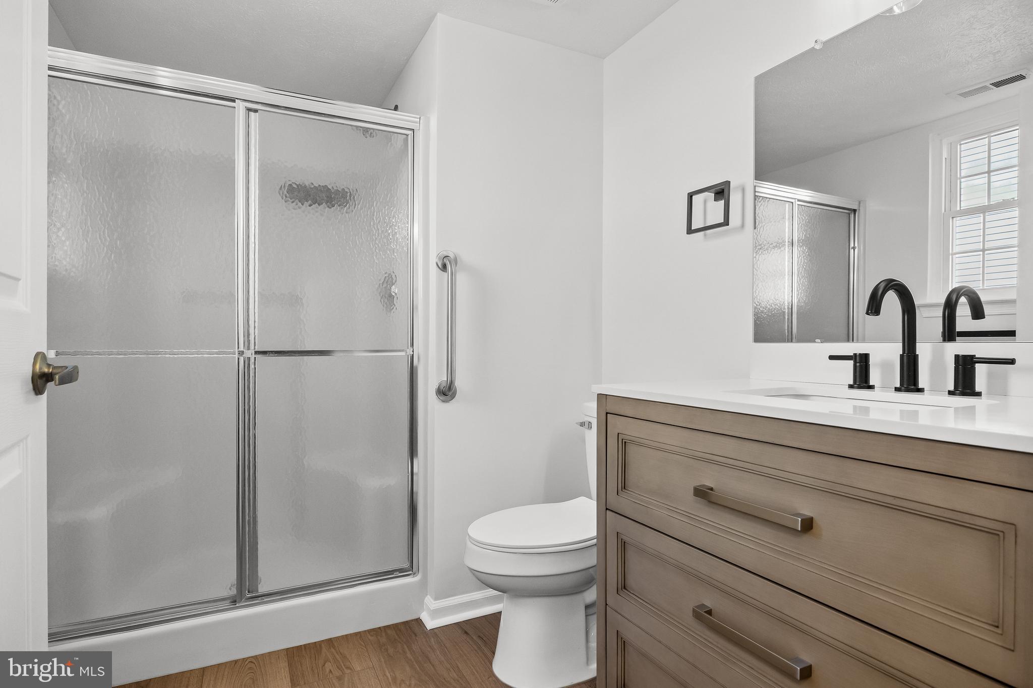 934 LARKSPUR PLACE S