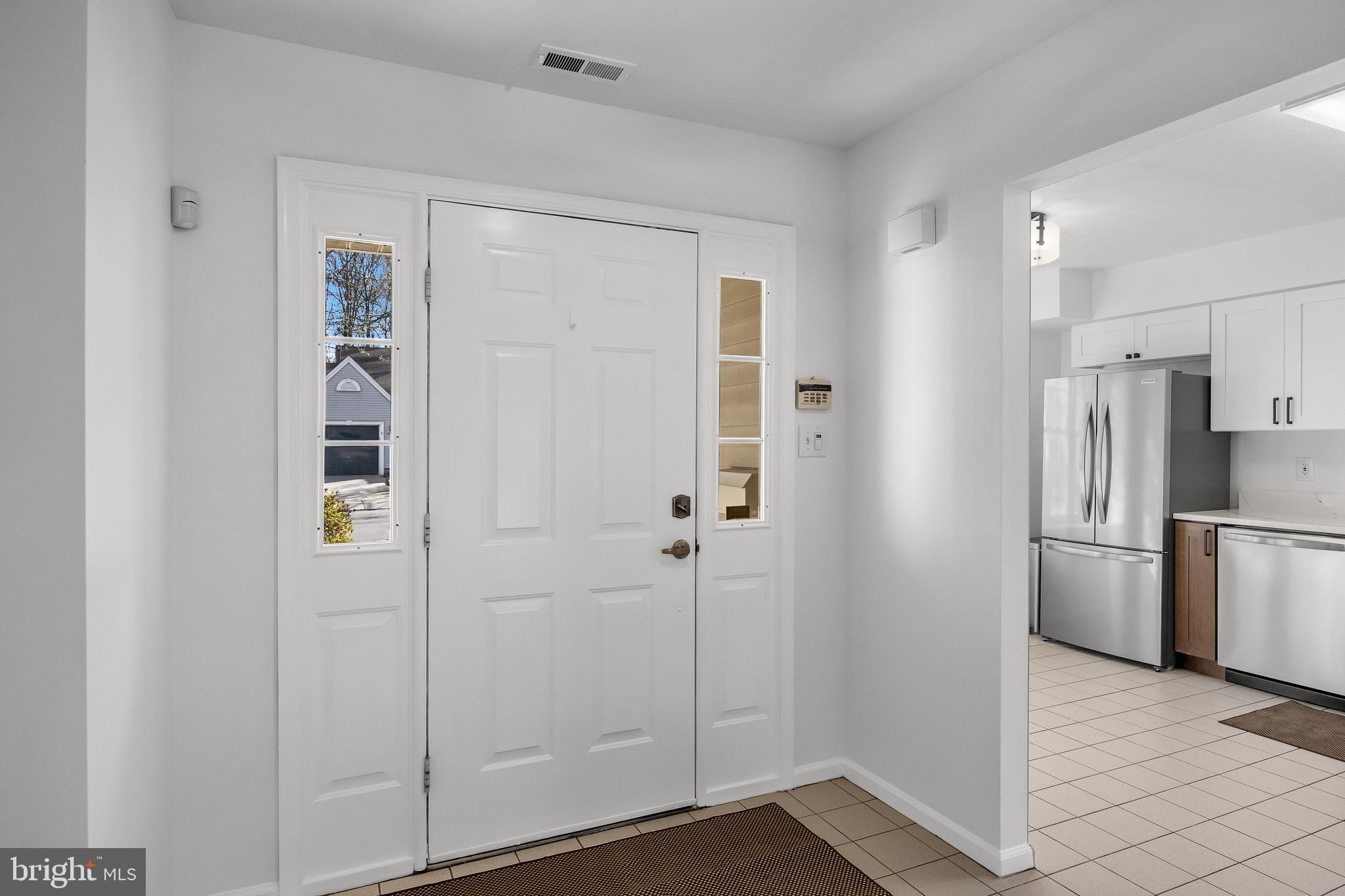 934 LARKSPUR PLACE S