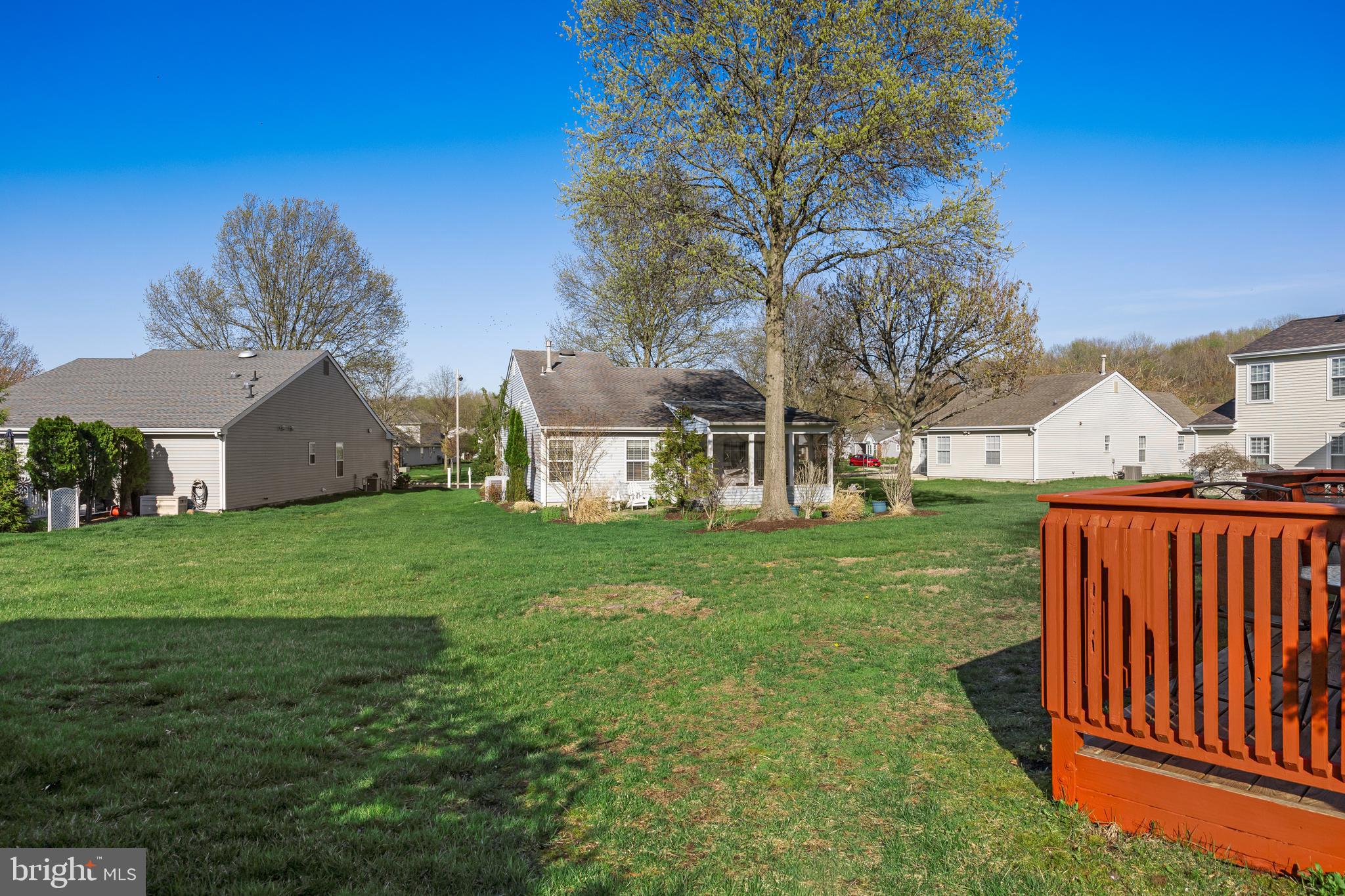 934 LARKSPUR PLACE S