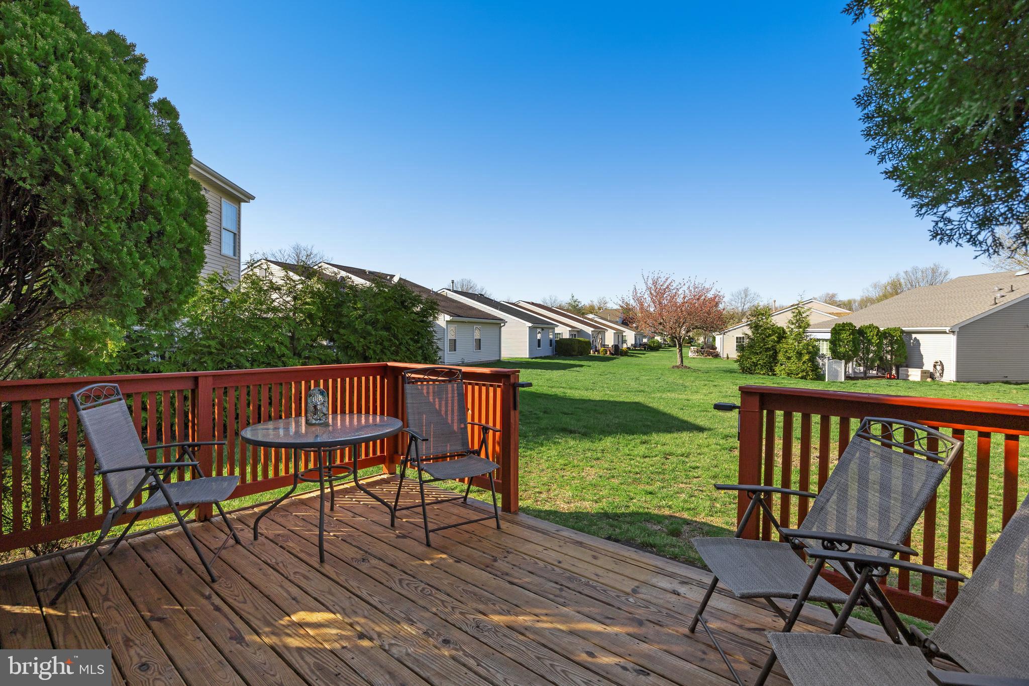 934 LARKSPUR PLACE S