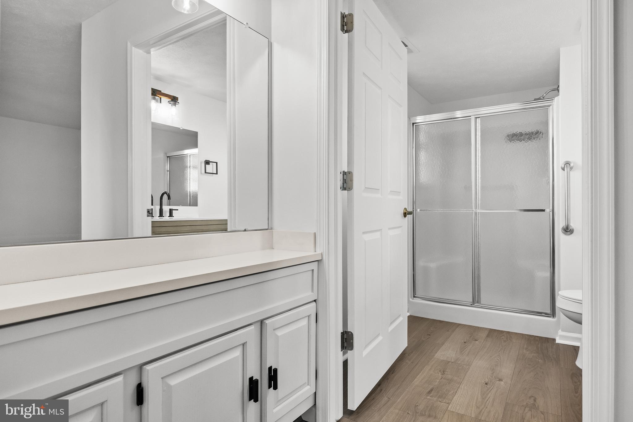 934 LARKSPUR PLACE S