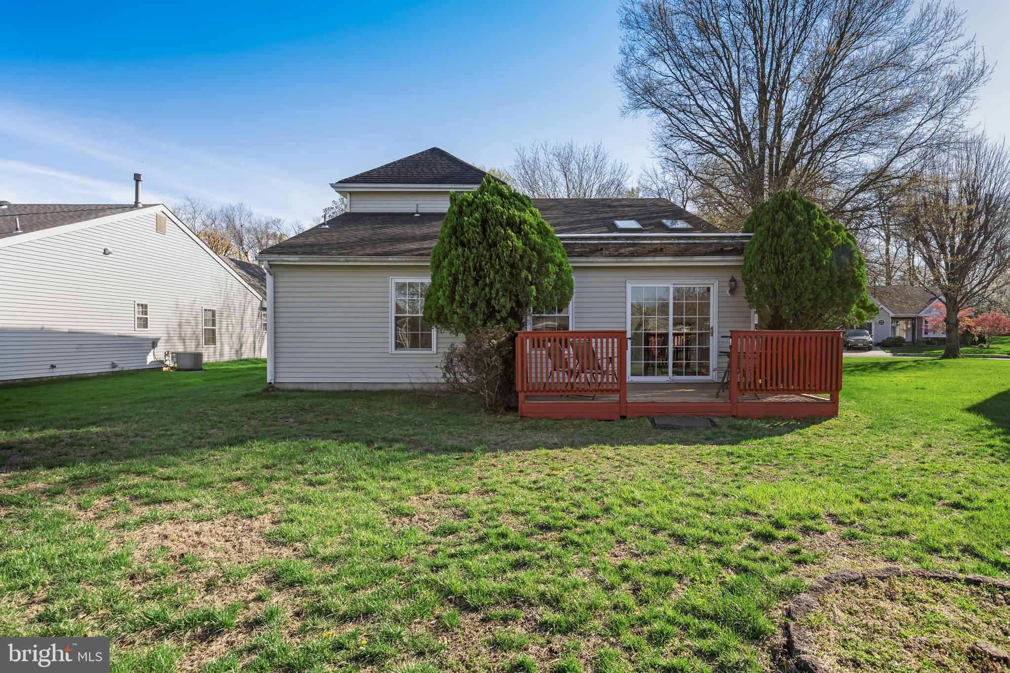 934 LARKSPUR PLACE S