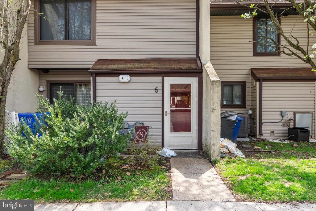 6 W AZALEA LANE