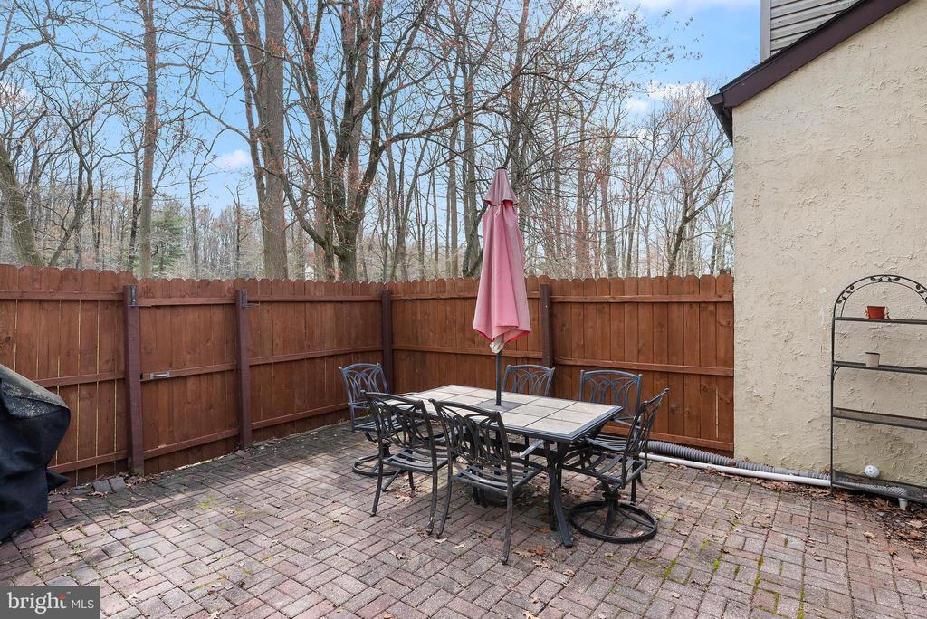 6 W AZALEA LANE