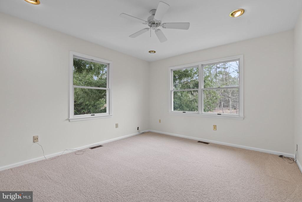 13 STONY CREEK COURT