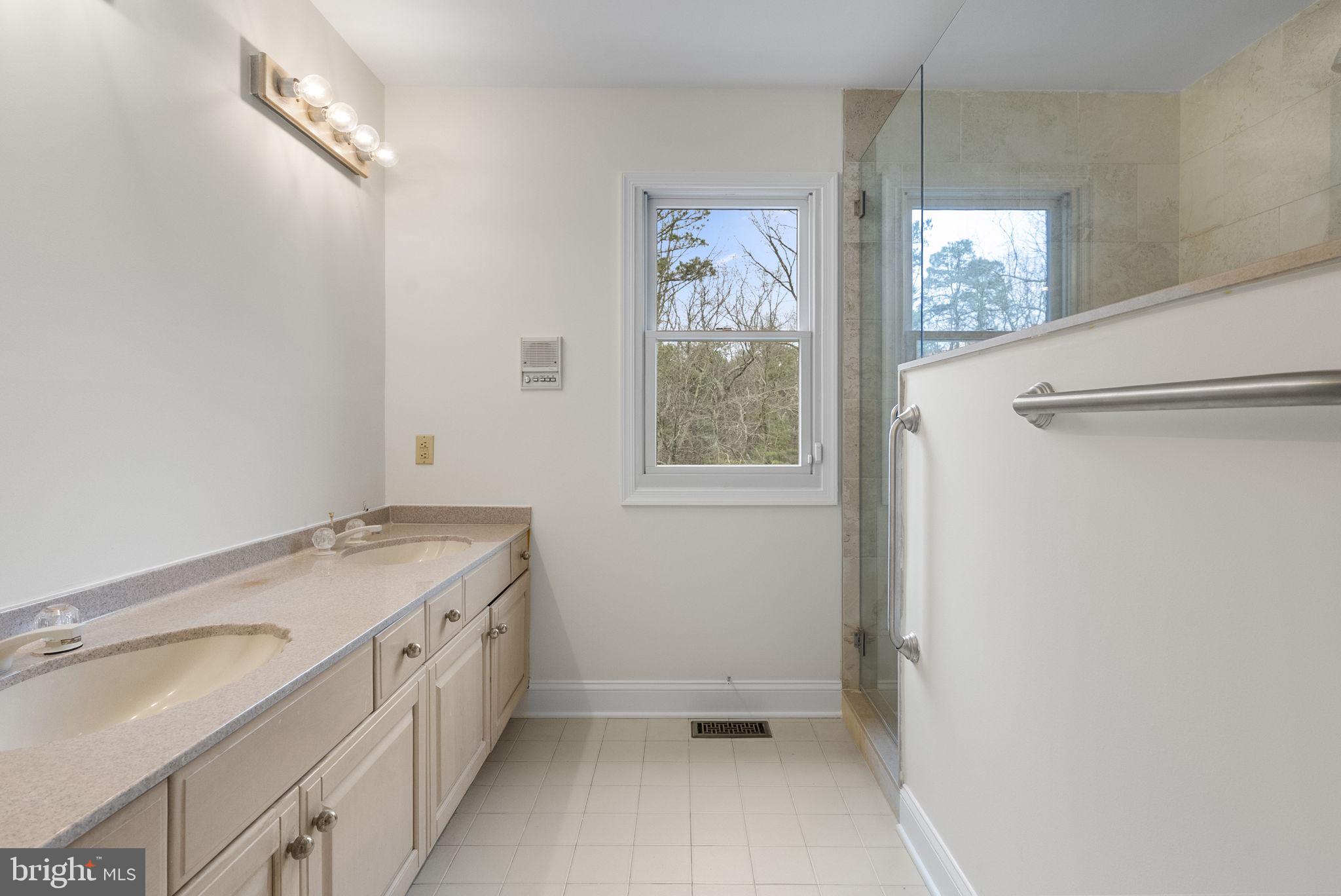 13 STONY CREEK COURT