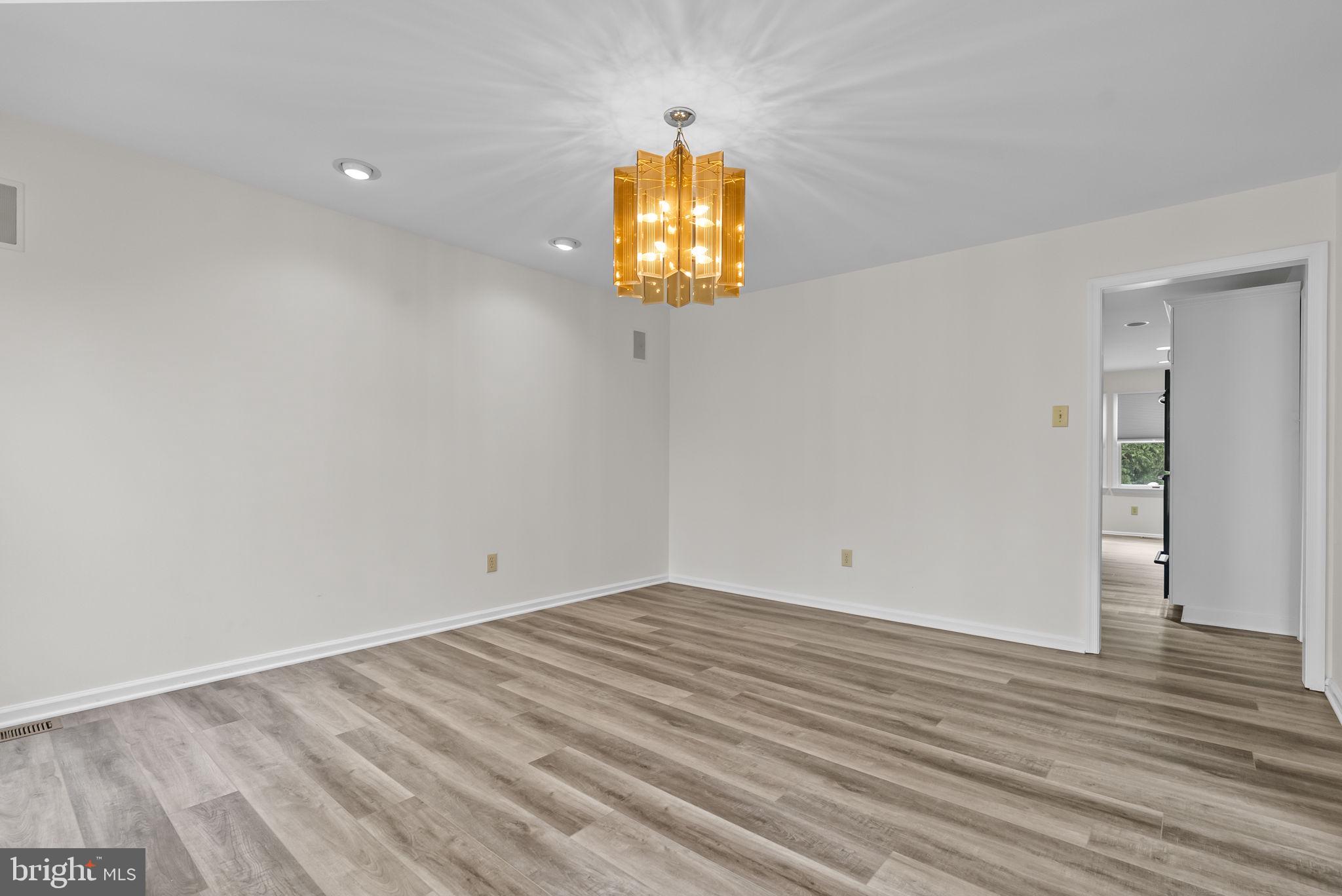 13 STONY CREEK COURT