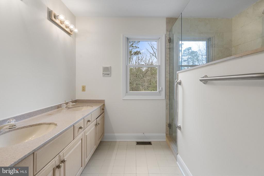 13 STONY CREEK COURT