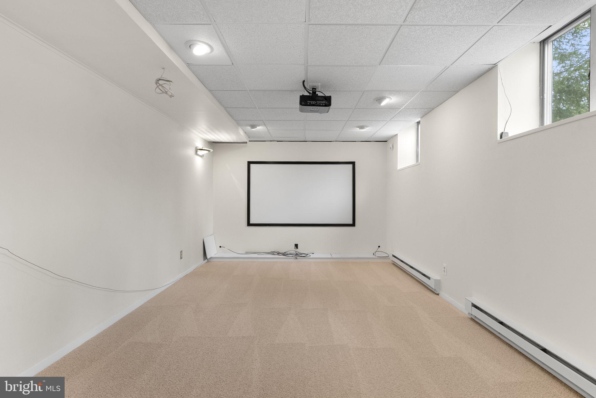 13 STONY CREEK COURT