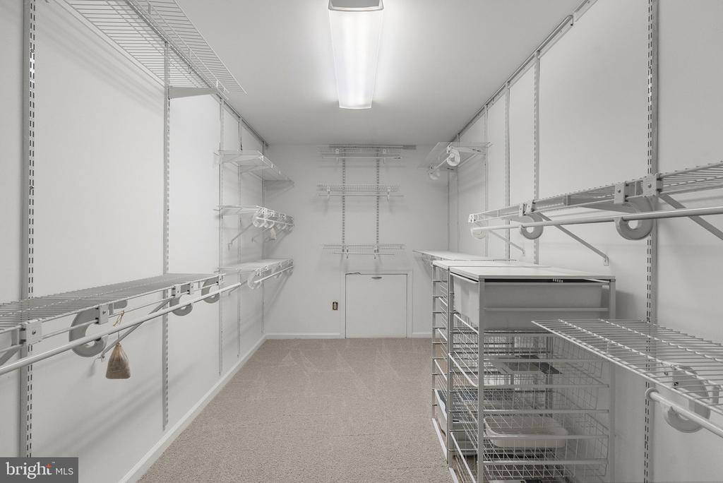 13 STONY CREEK COURT