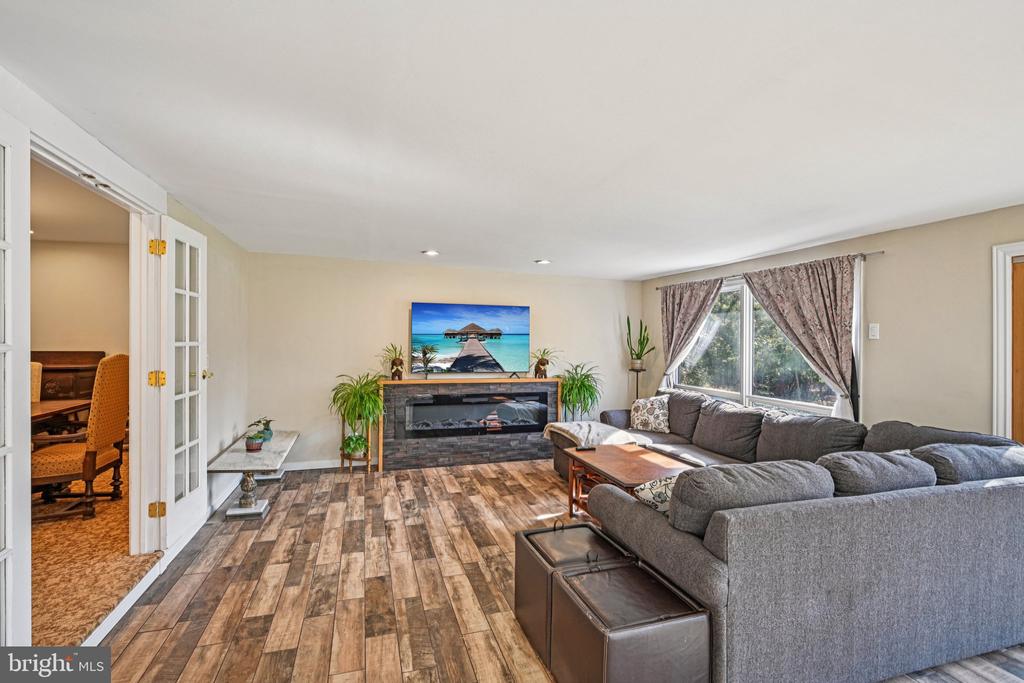 39 OAKWOOD DRIVE