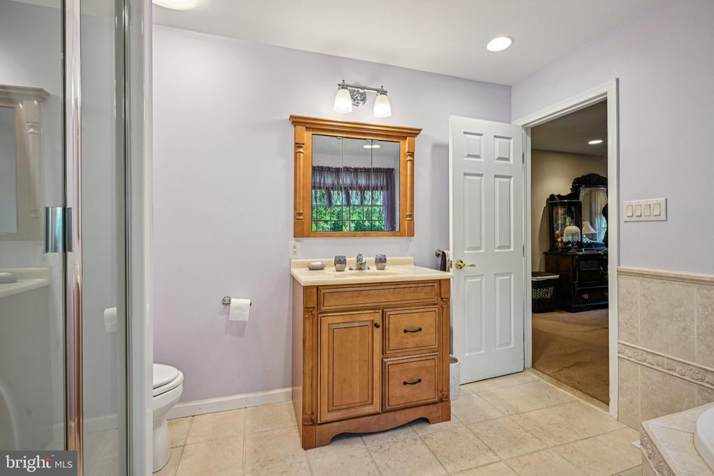 39 OAKWOOD DRIVE