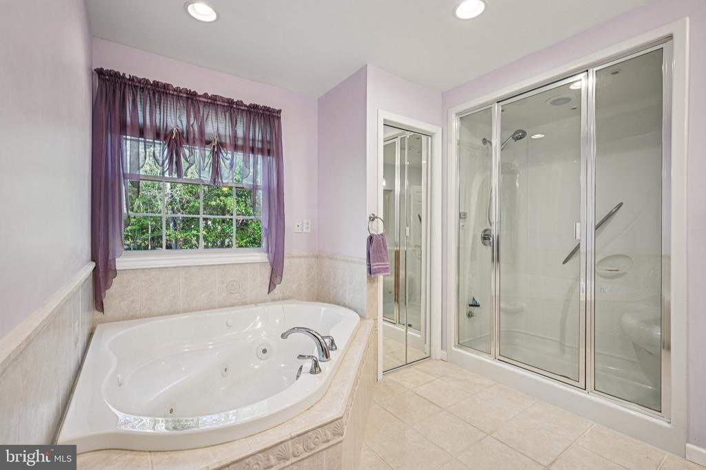 39 OAKWOOD DRIVE