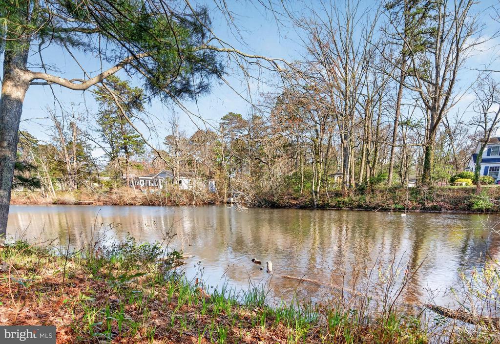 39 OAKWOOD DRIVE