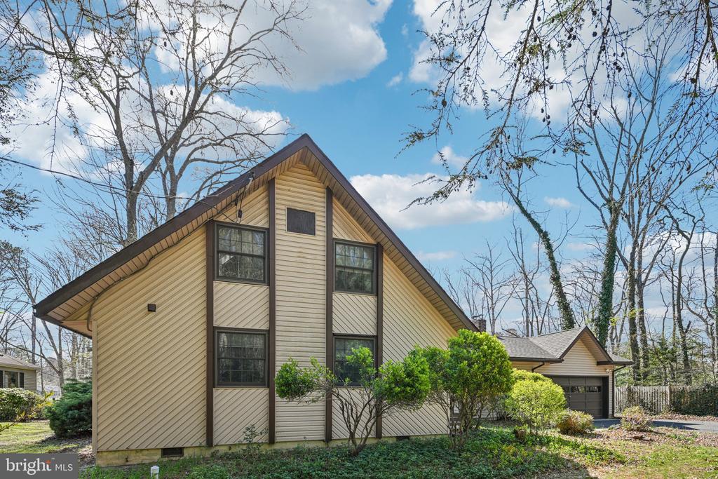 39 OAKWOOD DRIVE