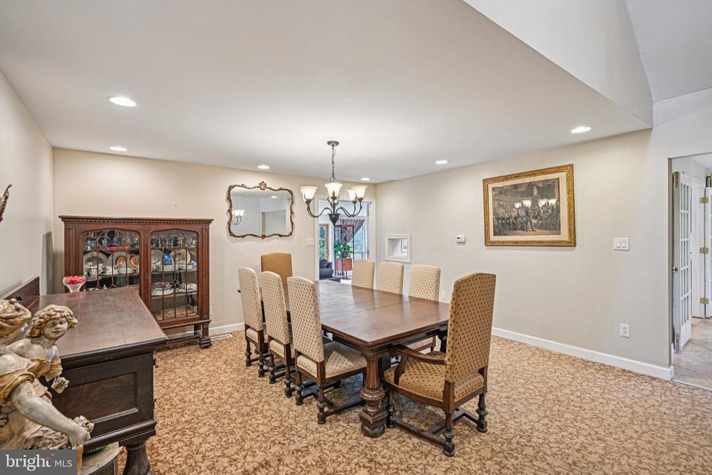 39 OAKWOOD DRIVE