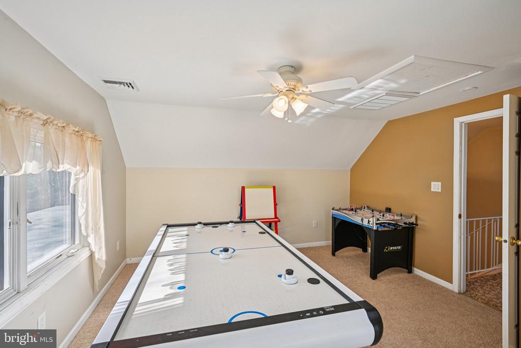 39 OAKWOOD DRIVE