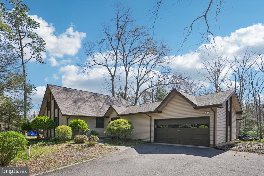 39 OAKWOOD DRIVE