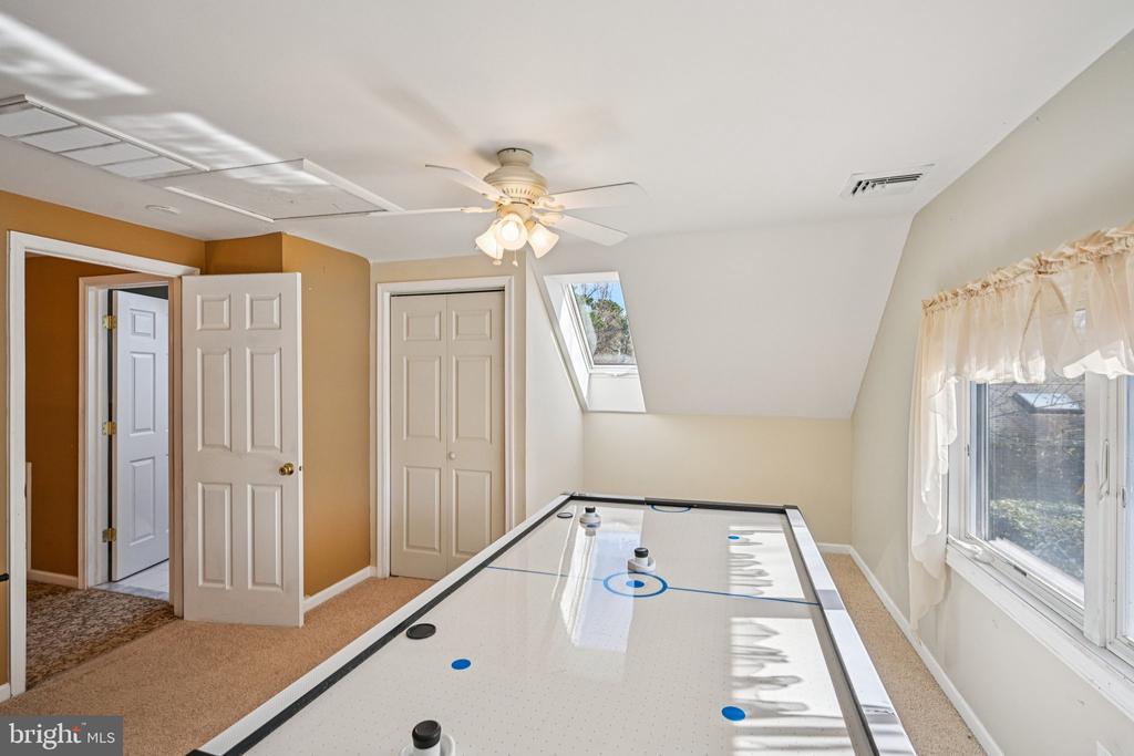 39 OAKWOOD DRIVE