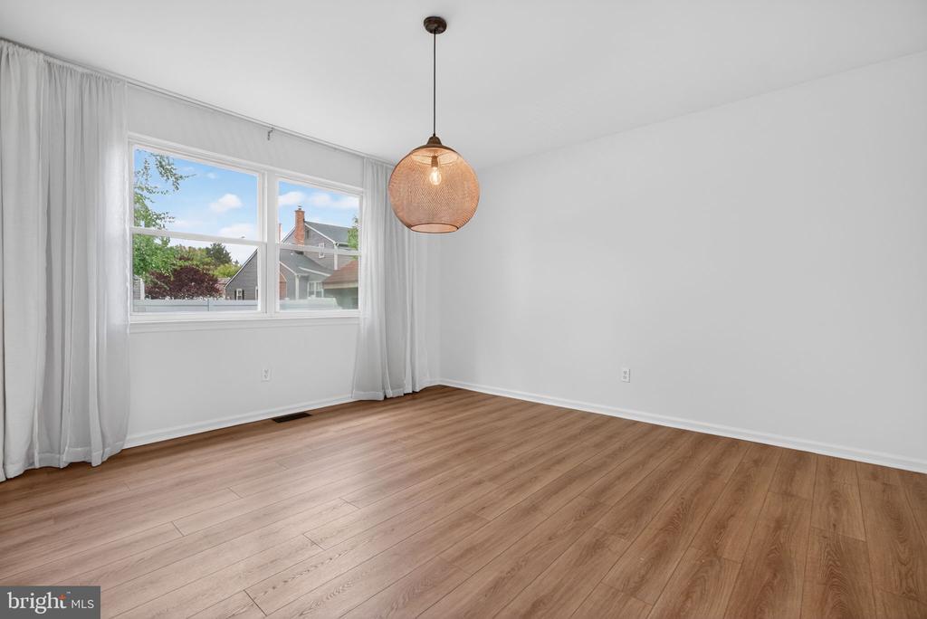 18 MIDWOOD ROAD