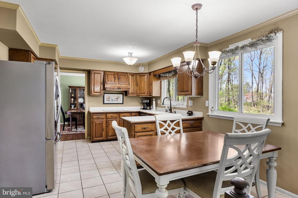 725 CORNWALLIS DRIVE