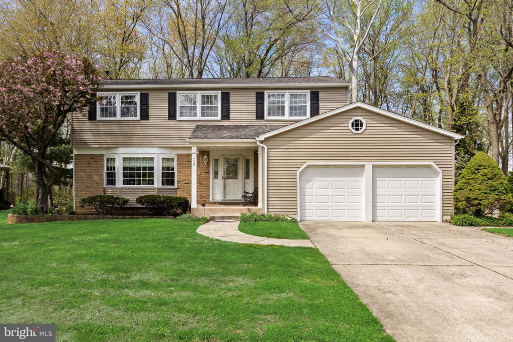 725 CORNWALLIS DRIVE