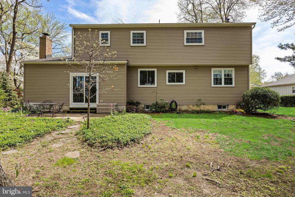 725 CORNWALLIS DRIVE