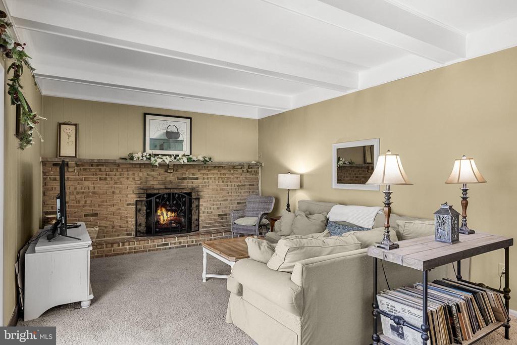 725 CORNWALLIS DRIVE