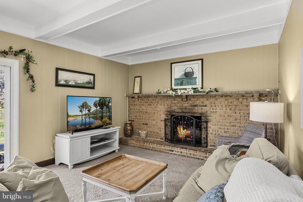 725 CORNWALLIS DRIVE