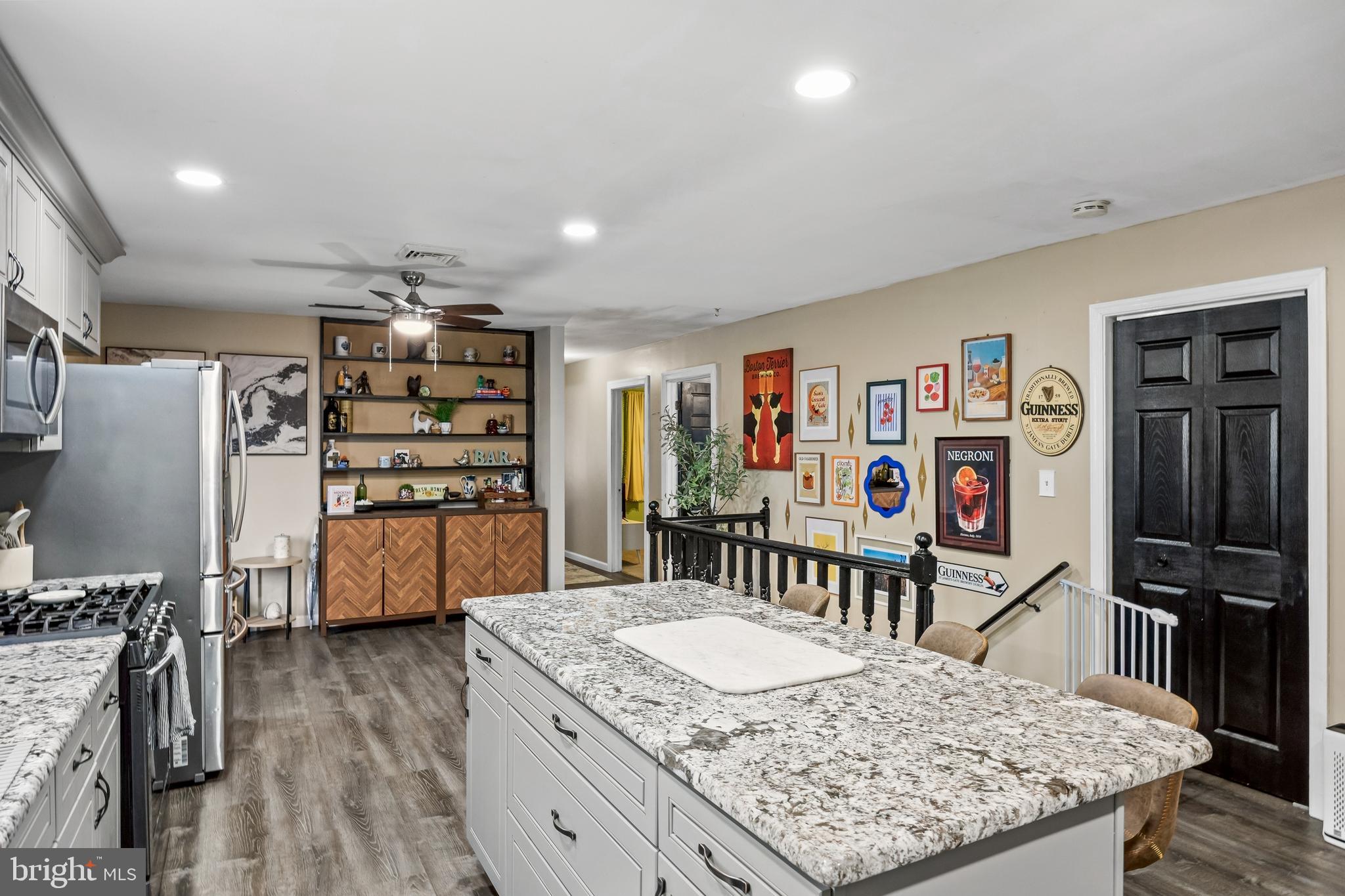 219 W CENTER AVENUE