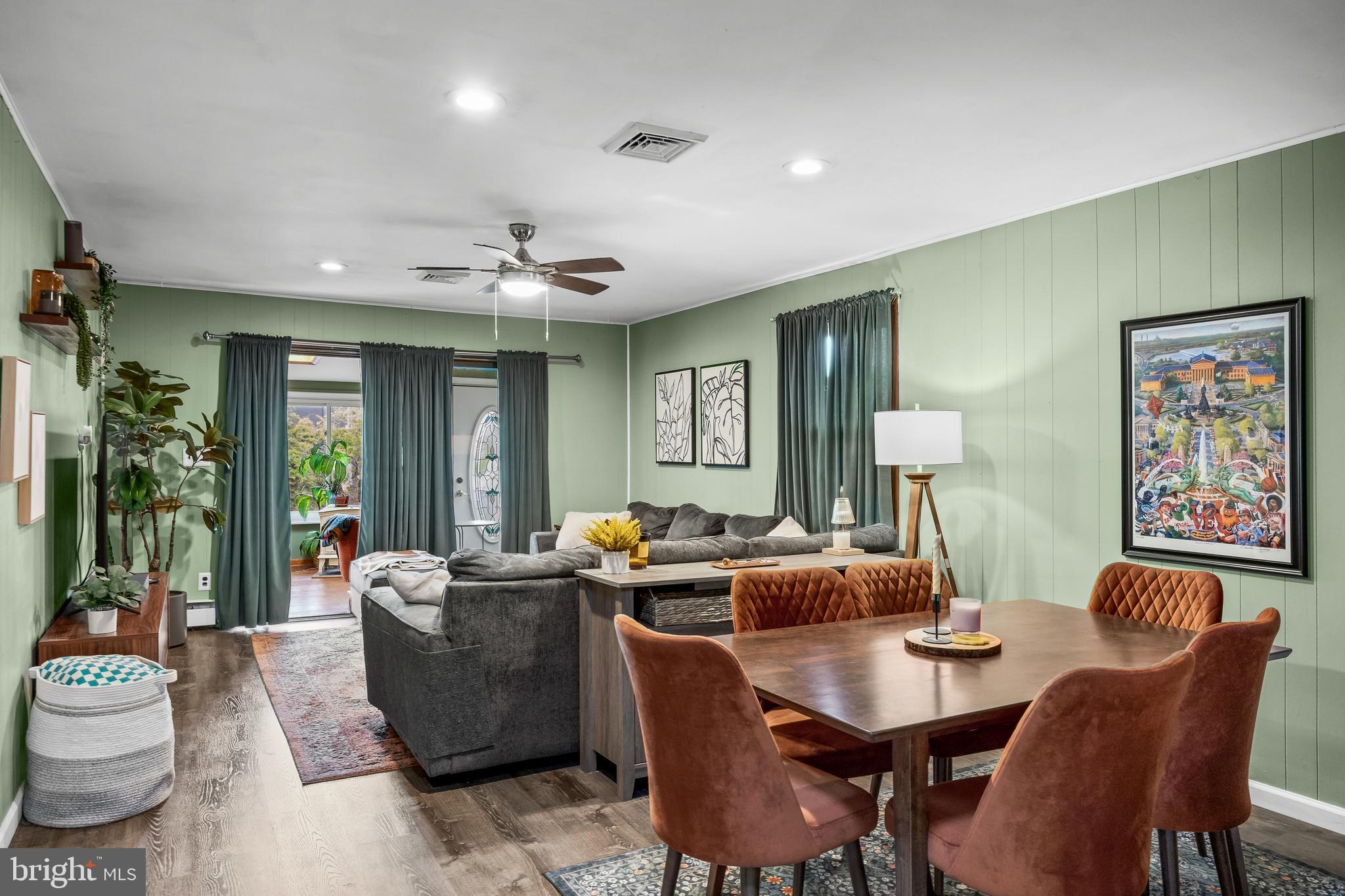 219 W CENTER AVENUE