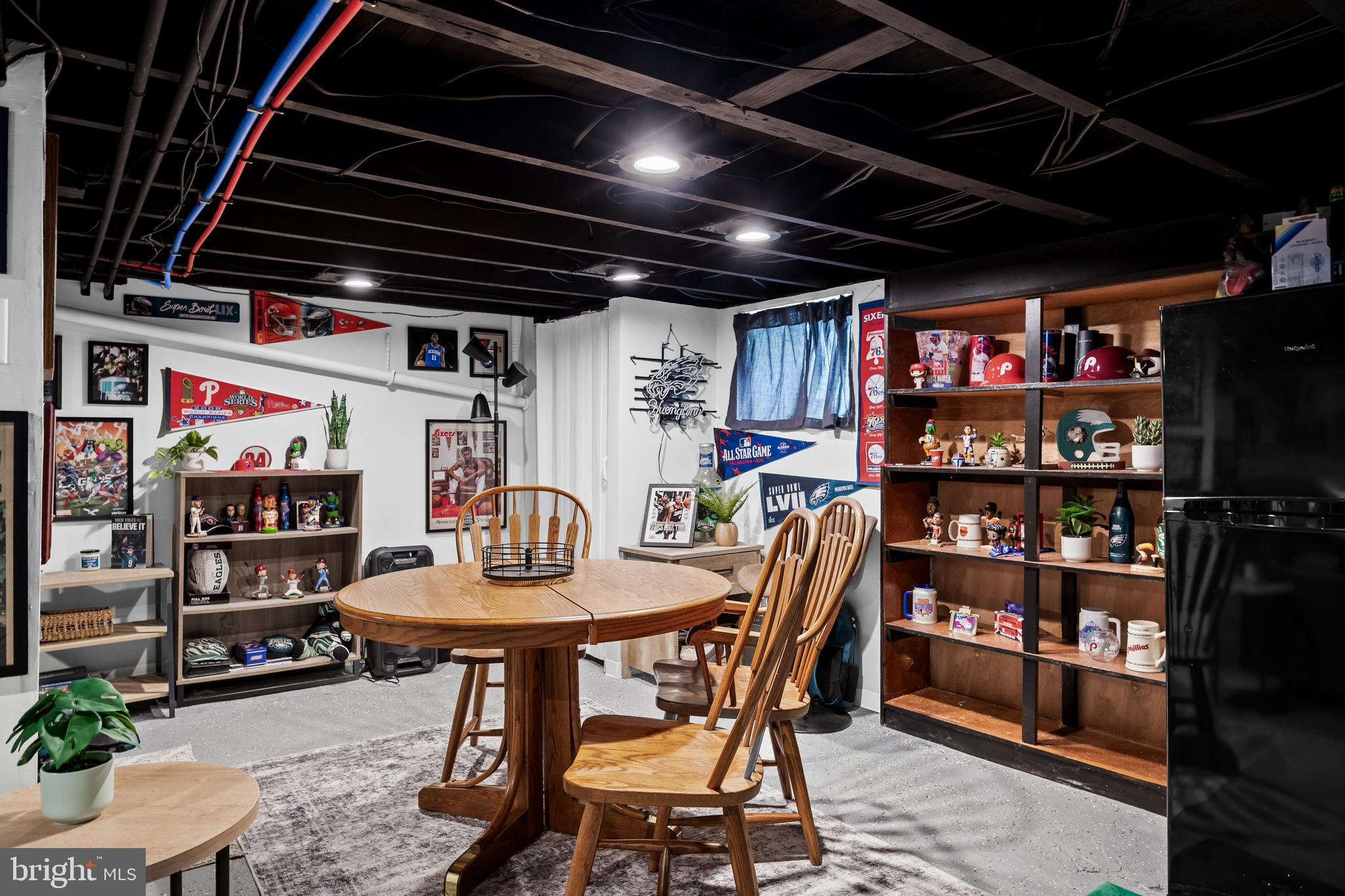 219 W CENTER AVENUE