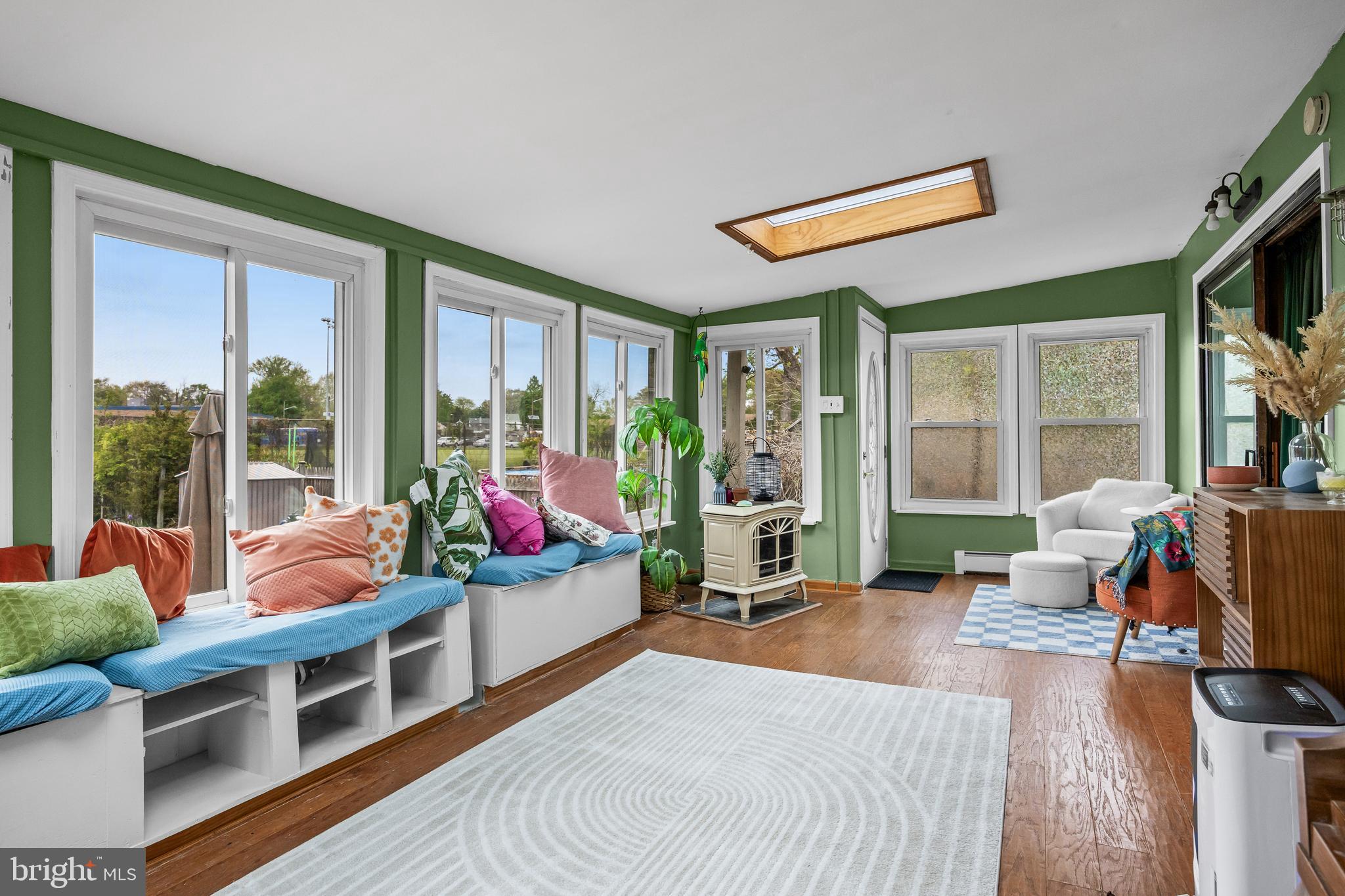 219 W CENTER AVENUE