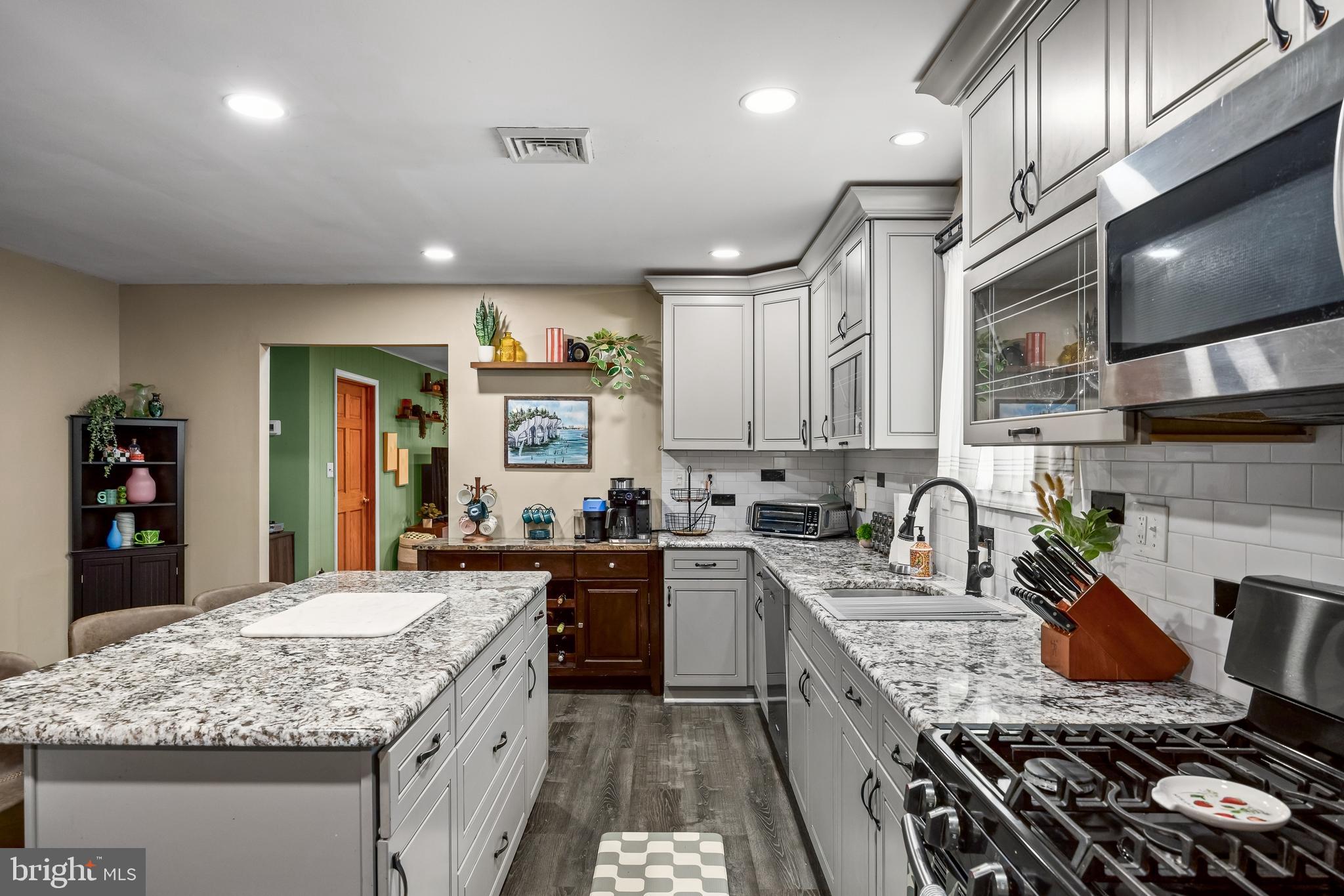 219 W CENTER AVENUE