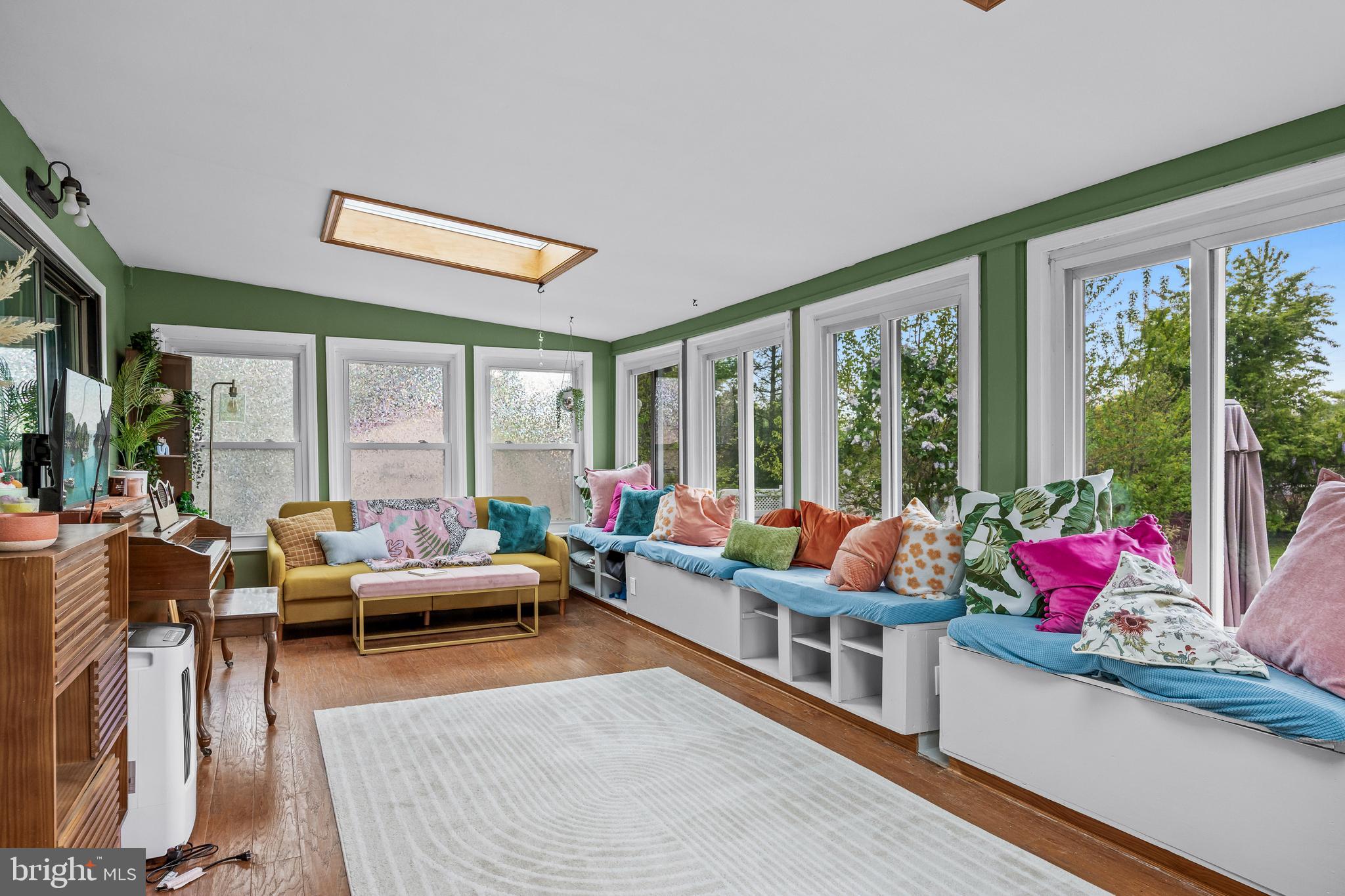 219 W CENTER AVENUE