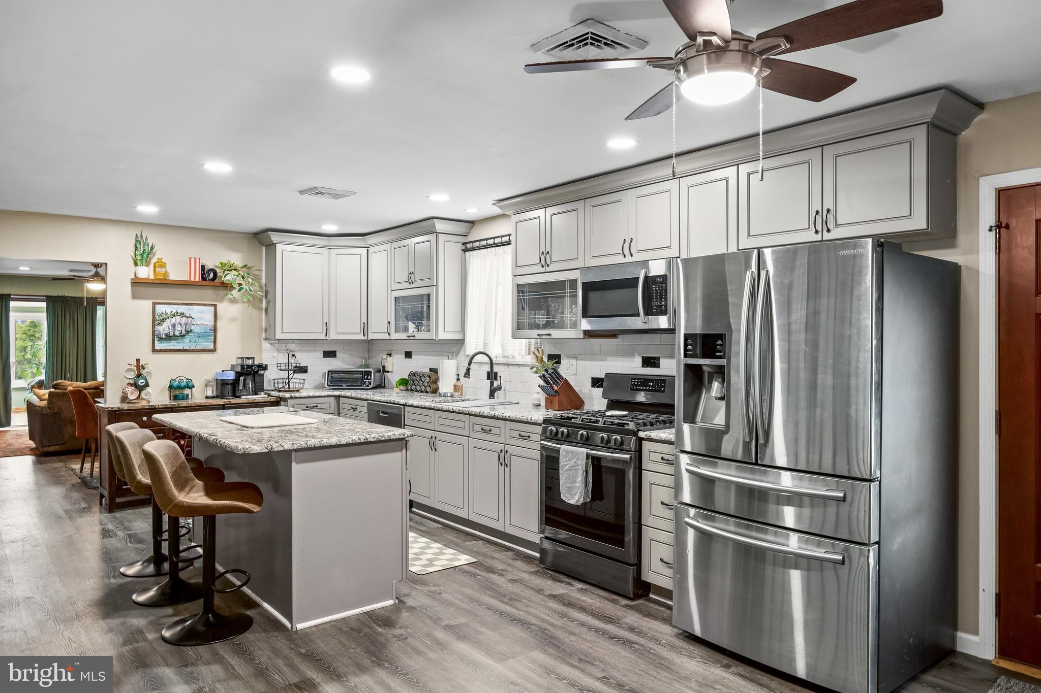 219 W CENTER AVENUE