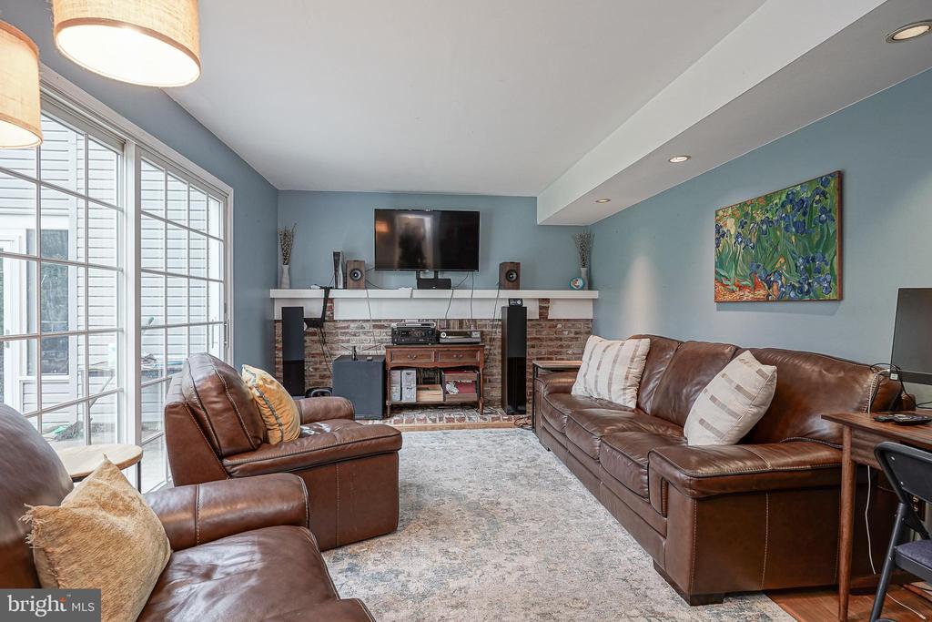 514 MEADOW COURT