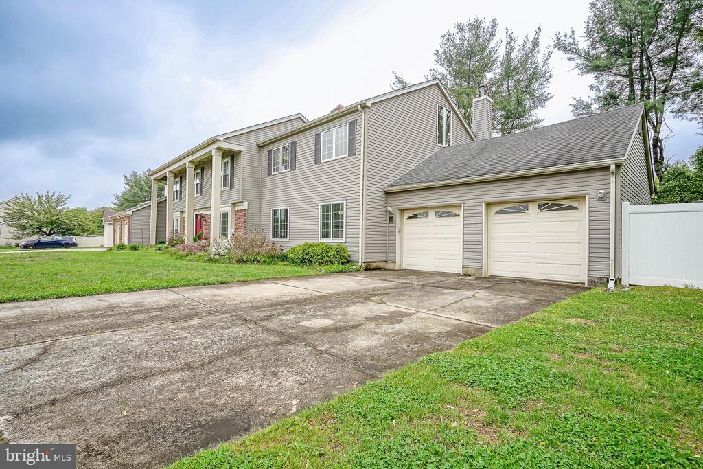 514 MEADOW COURT